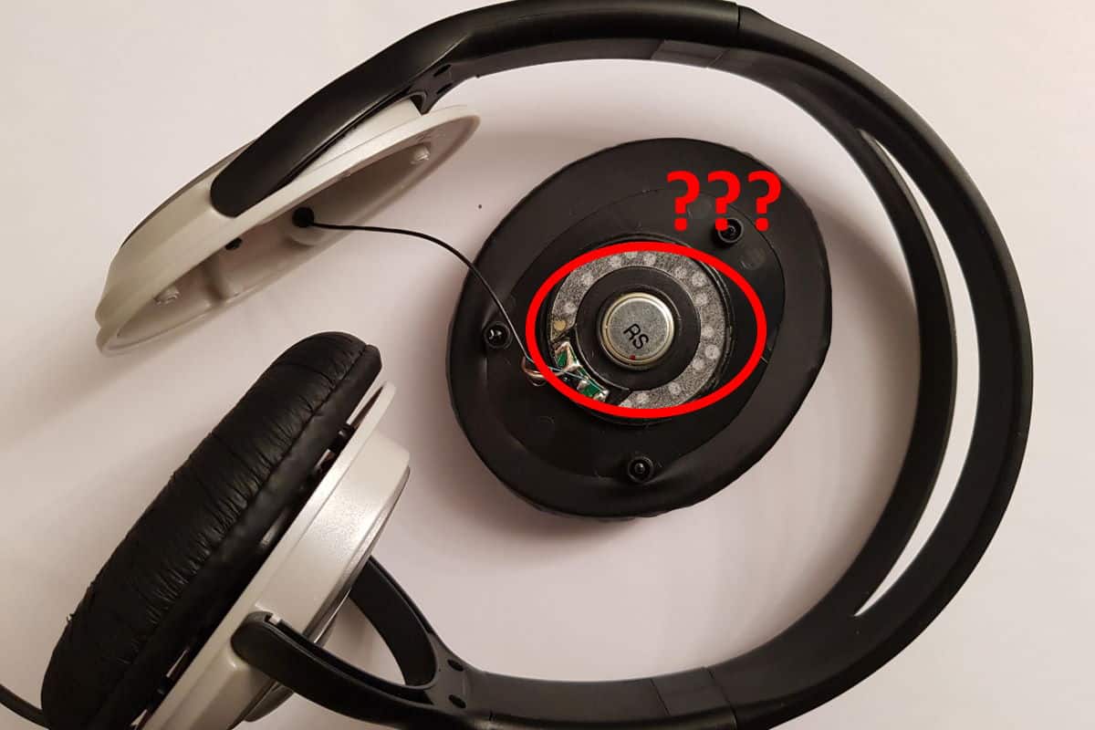 Magnet inside headphones