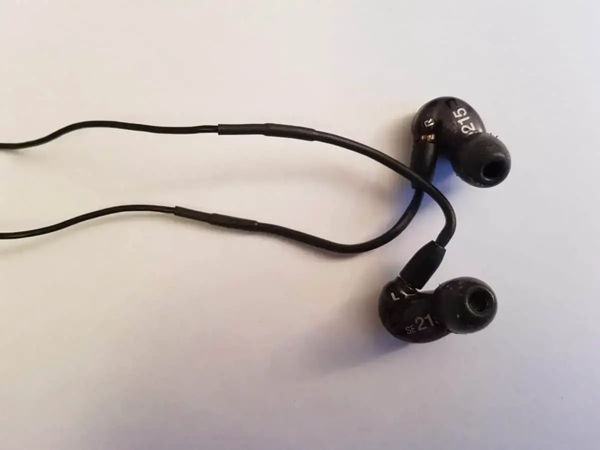 How to Clean Foam Earbuds: A Step-By-Step Guide – Ear Rockers