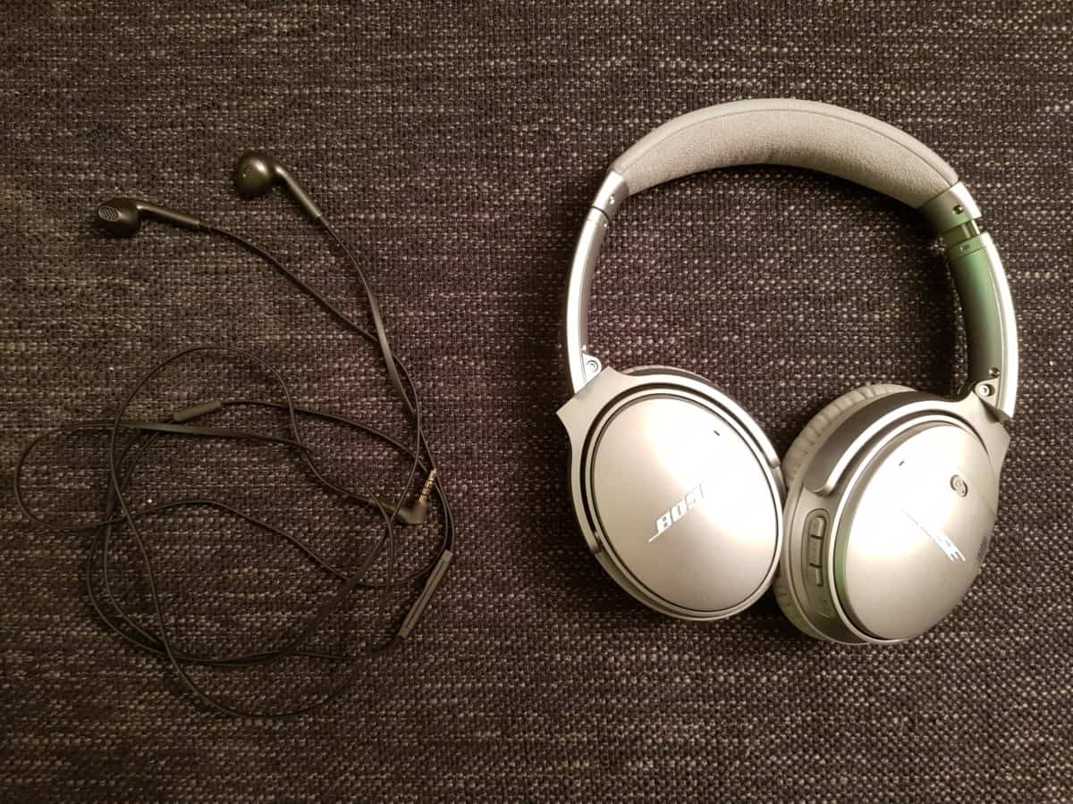 earbuds-vs-headphones-which-is-better-ear-rockers