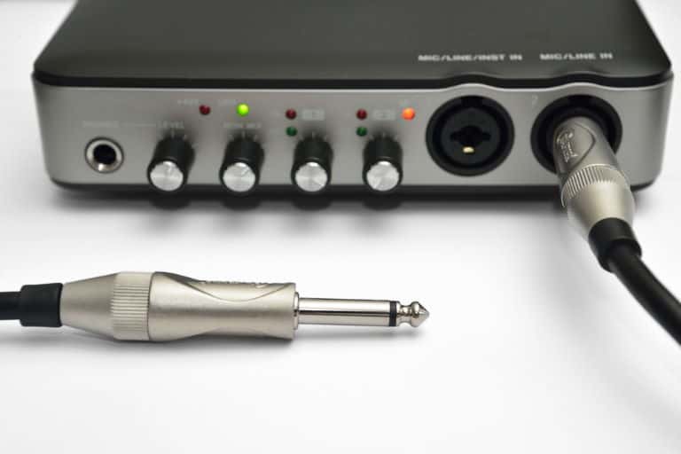 wireless earbuds crackling