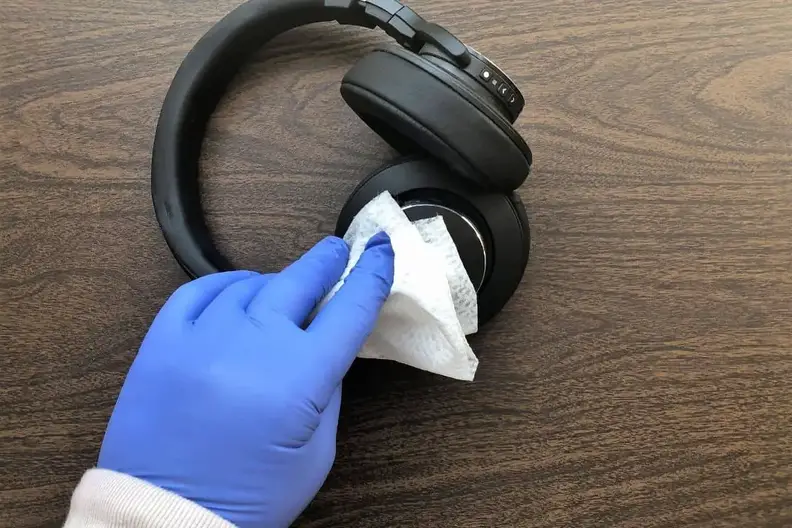 How to clean headphone muffs