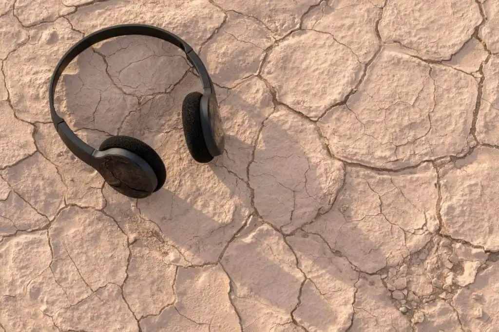 Do Bluetooth Headphones Break if You Drop Them? Ear Rockers