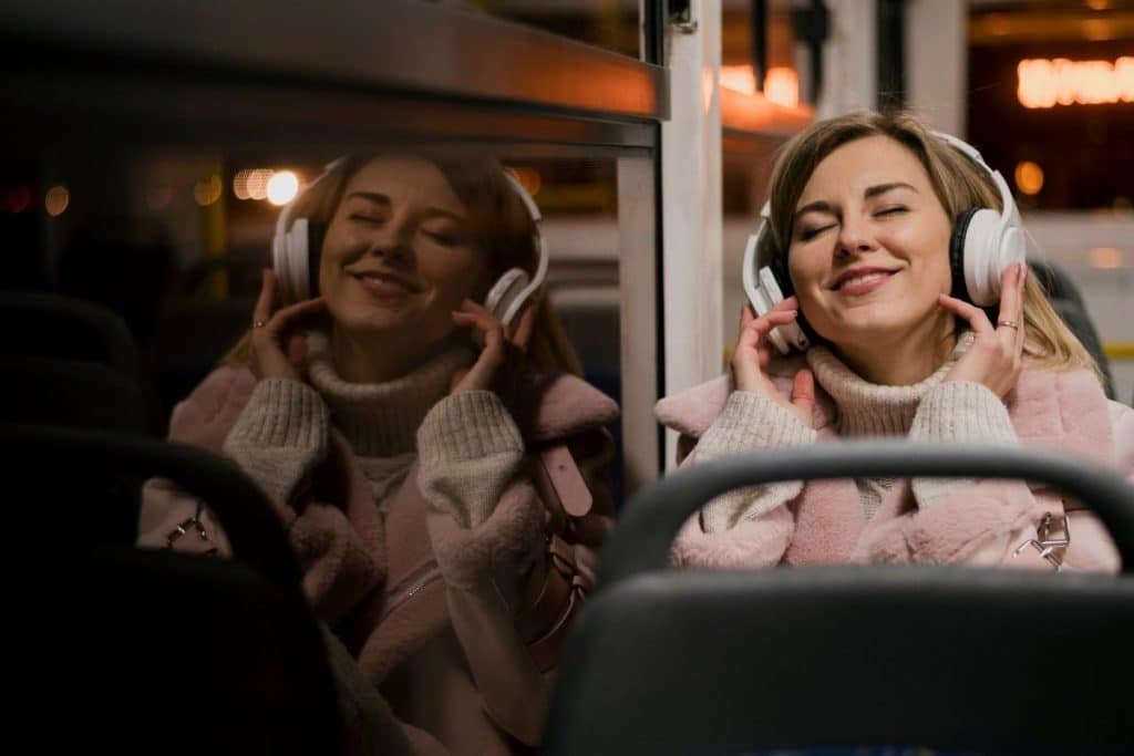 5 Best NoiseCanceling Headphones for Commuting Ear Rockers