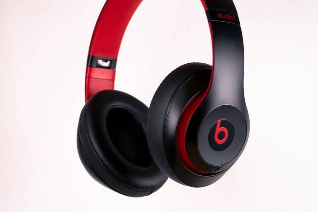 can-you-use-beats-headphones-on-xbox-one-series-s-x-ear-rockers