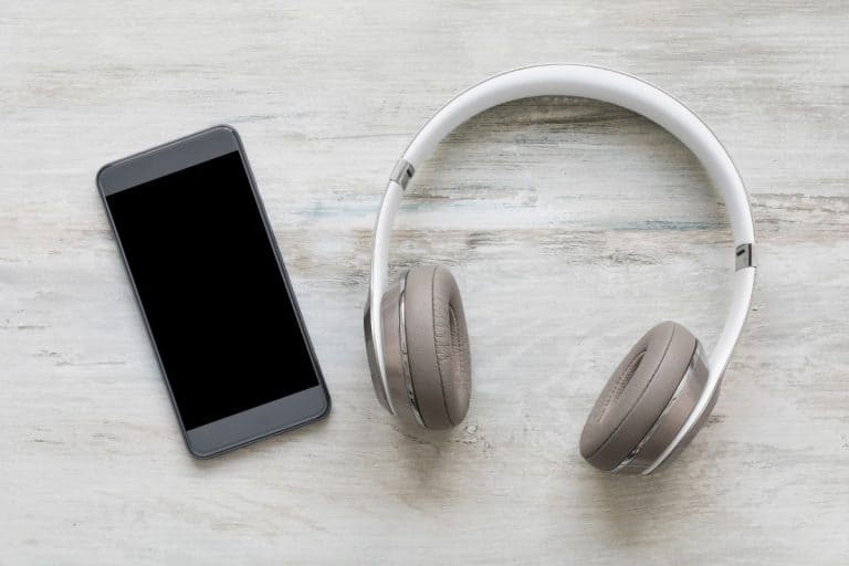 can-you-use-airplay-with-headphones-ear-rockers